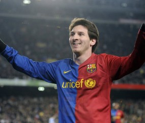 开云体育app-意甲焦点战之夜，詹姆斯发挥堪称完美，当绿茵场遇见篮球传奇