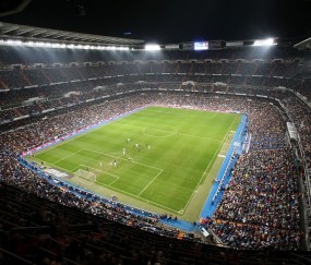 开云体育在线-压力之巅的觉醒，基米希绝境爆发，里昂铁血击溃莱比锡的战术启示