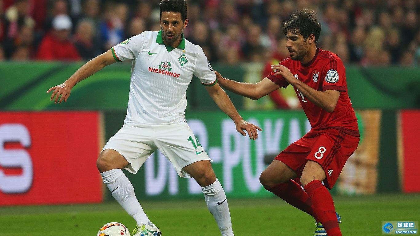 国内足球联赛重重关卡,球场战局激烈 国内足球联赛重重关卡,球场战局激烈