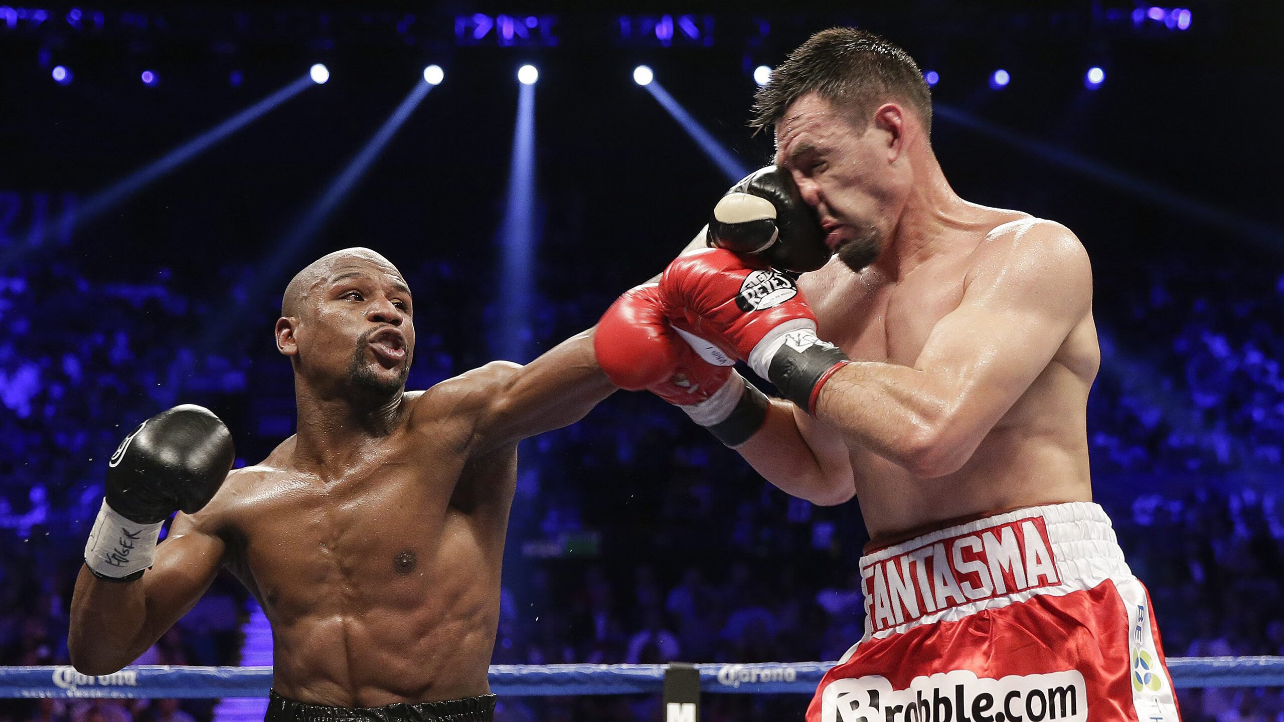 欧冠淘汰赛焦点战,骑士火力压制老鹰