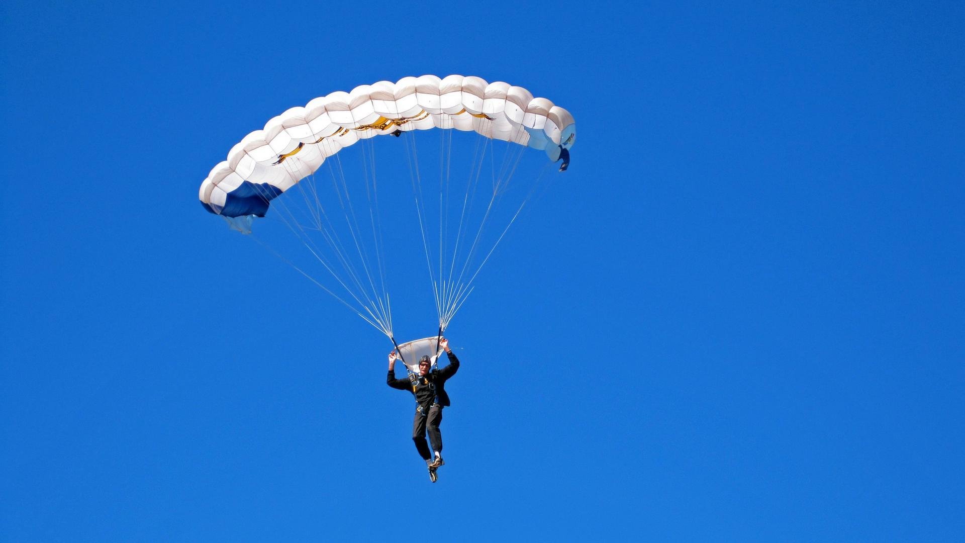 跨界争锋，当猛龙掀翻奇才，乔治在F1赛道接管比赛