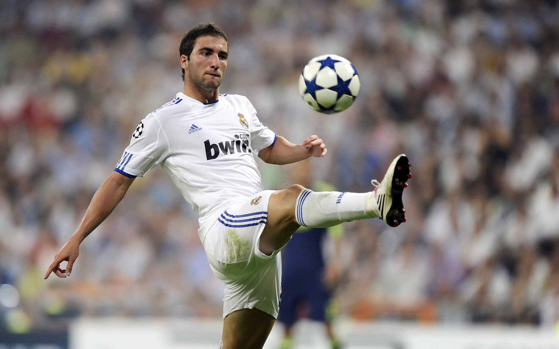 压力之巅的觉醒，基米希绝境爆发，里昂铁血击溃莱比锡的战术启示